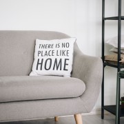 Custom image caption